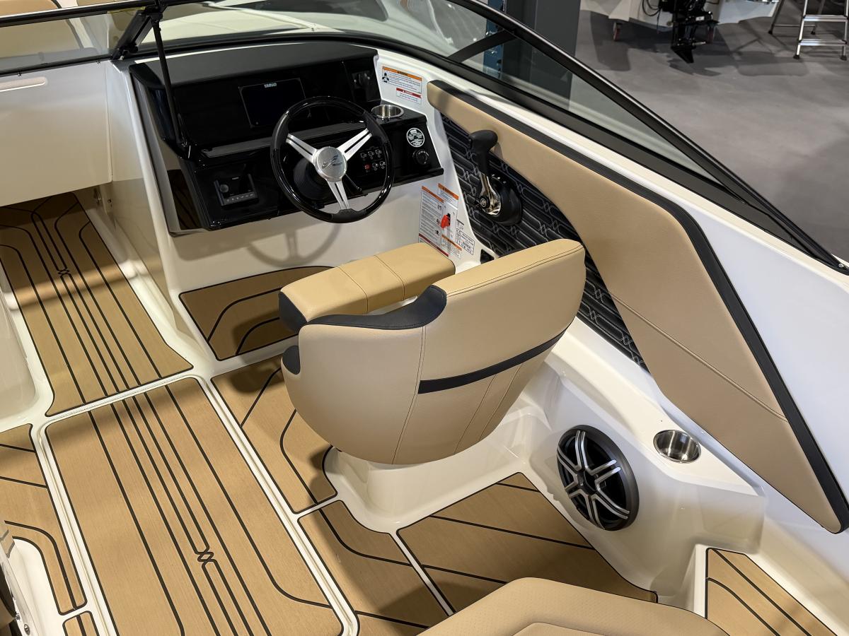 Sea Ray SPX 190 Te koop bij Bomert watersport Giethoorn
