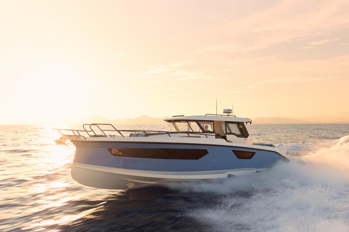 Navan C38 Te koop bij Bomert watersport Giethoorn