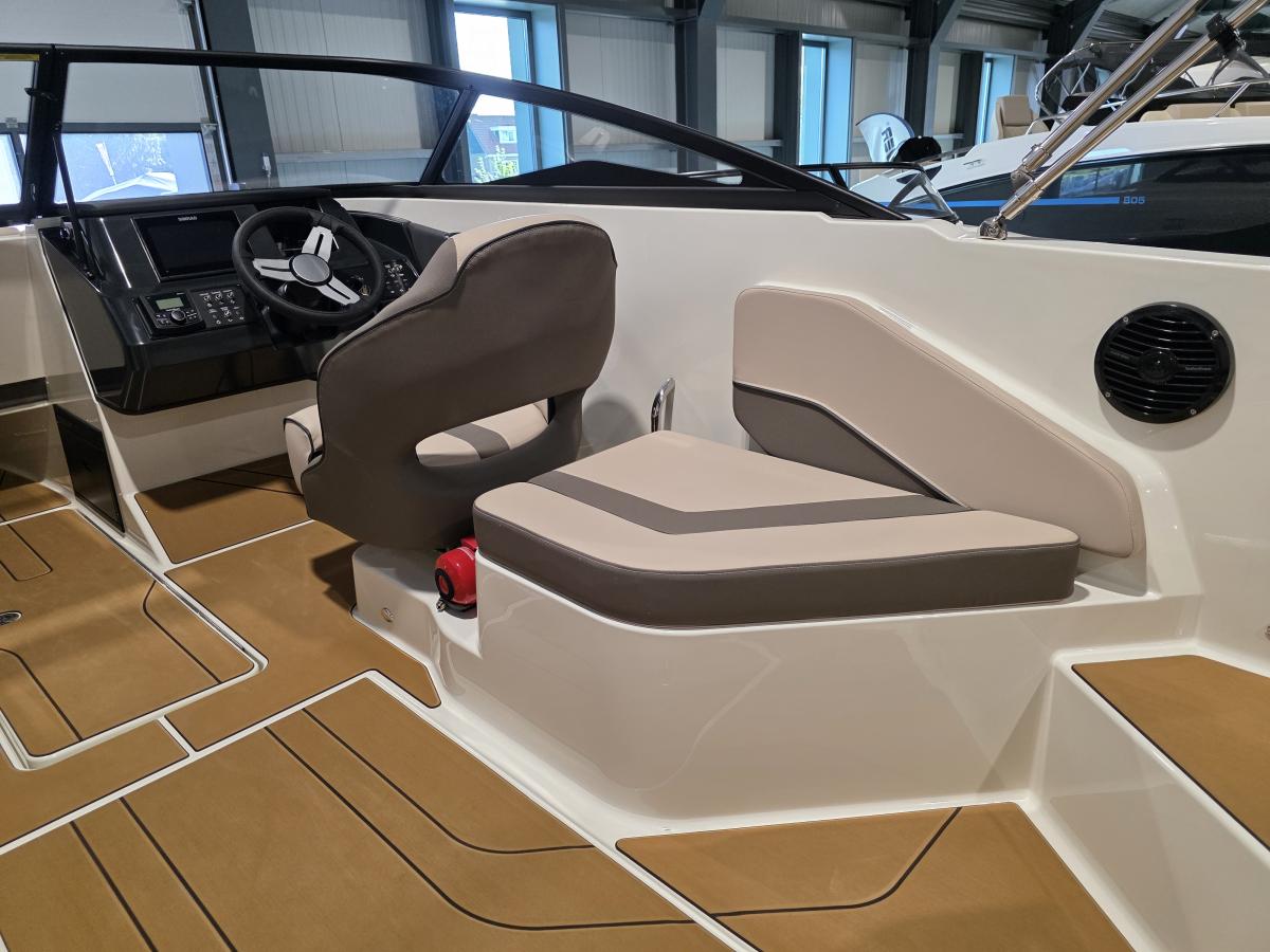 Bayliner V20 Outboard Te koop bij Bomert watersport Giethoorn