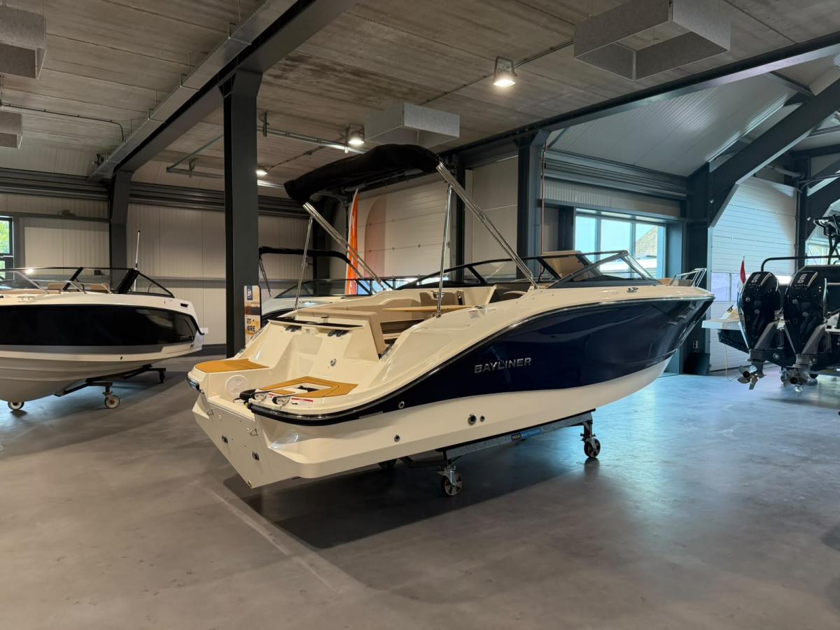 Bayliner C21 Te koop bij Bomert watersport Giethoorn