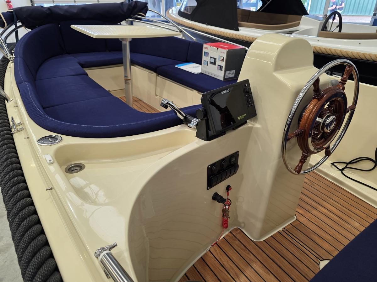 RioMar 470 Te koop bij Bomert watersport Giethoorn