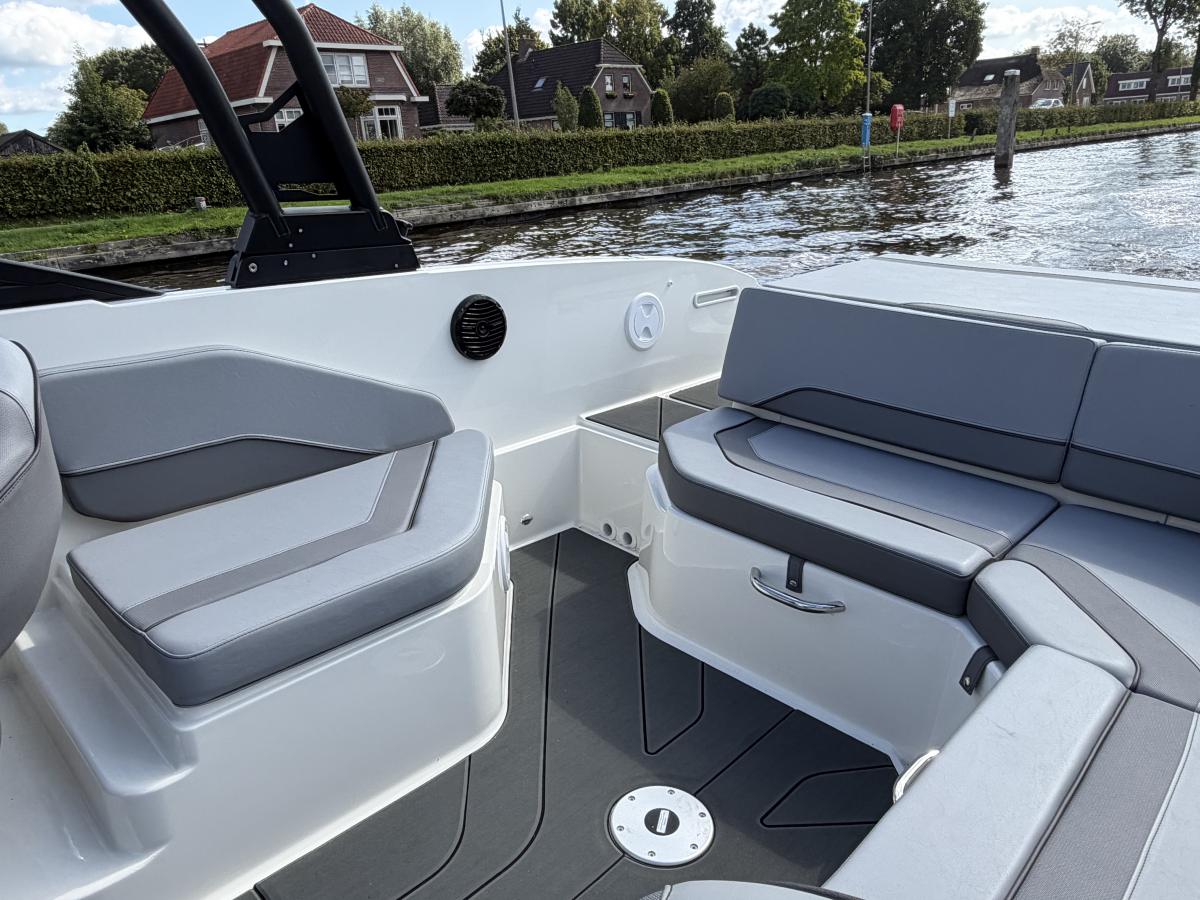 Bayliner V22i Te koop bij Bomert watersport Giethoorn