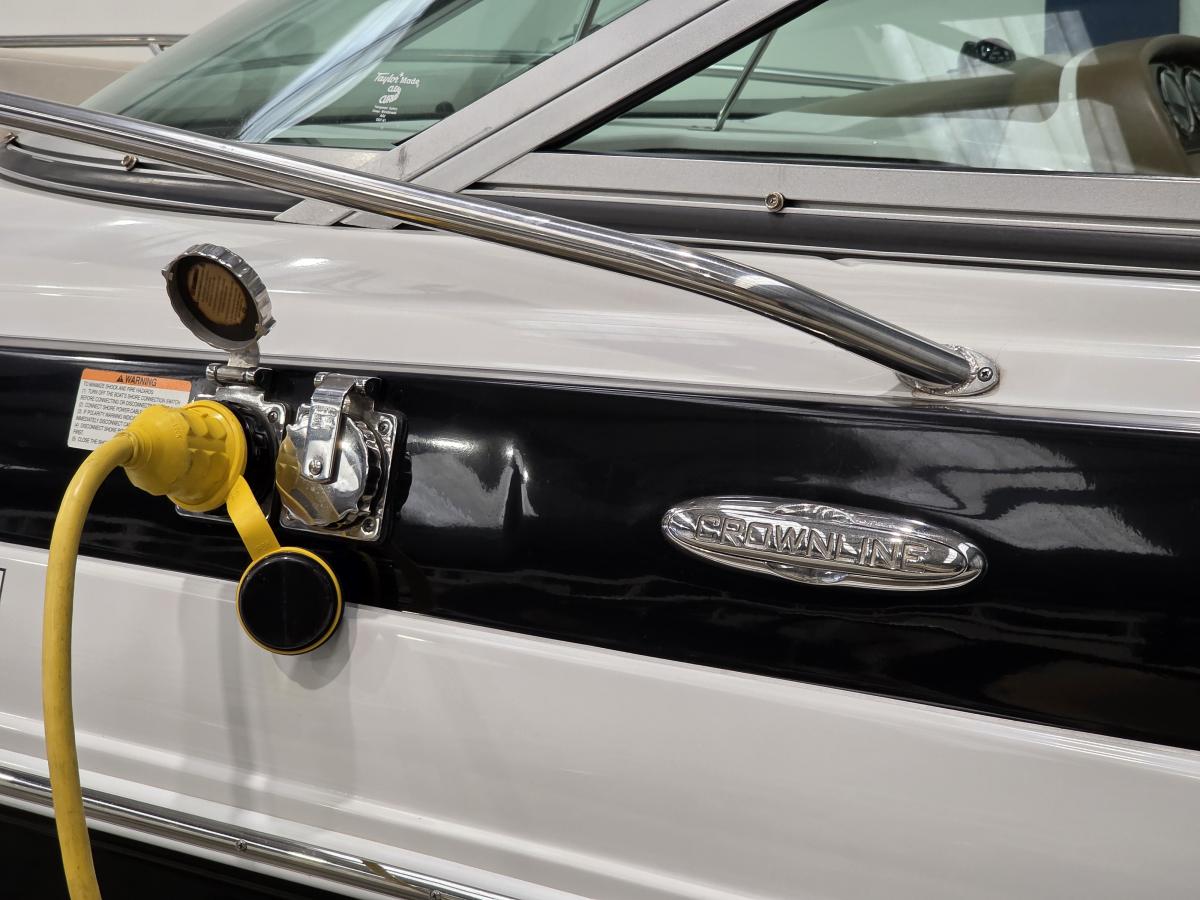 Crownline 264 CR Te koop bij Bomert watersport Giethoorn