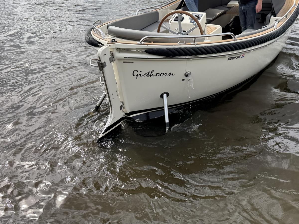Sea Fury 800 Te koop bij Bomert watersport Giethoorn