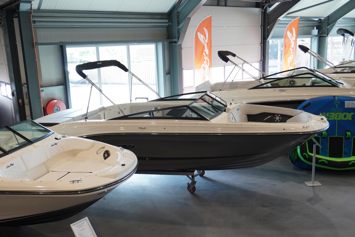 Te koop Sea Ray SPX 230 Sportboten | Bomert Watersport