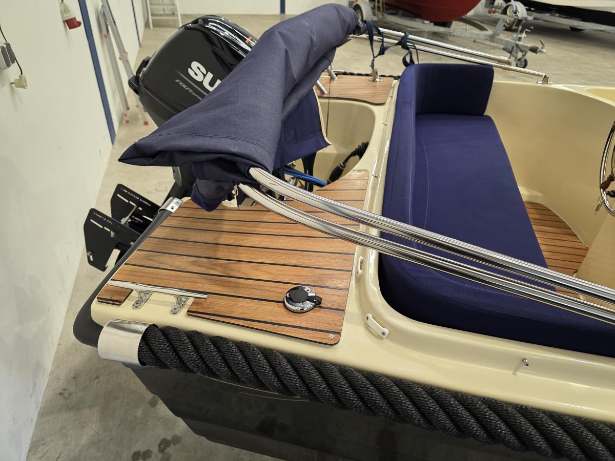 RioMar 470 Te koop bij Bomert watersport Giethoorn