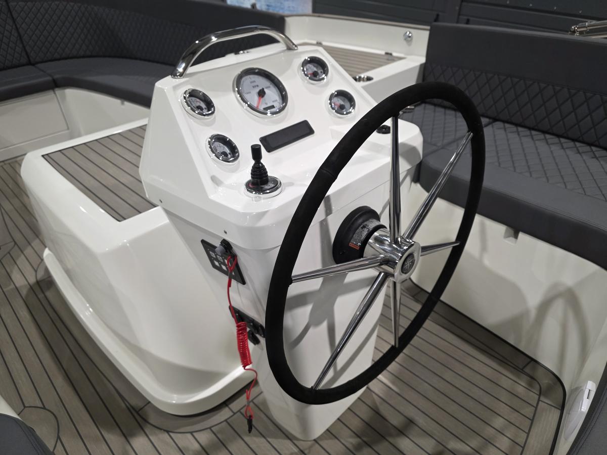 Antaris Sixty7 Te koop bij Bomert watersport Giethoorn
