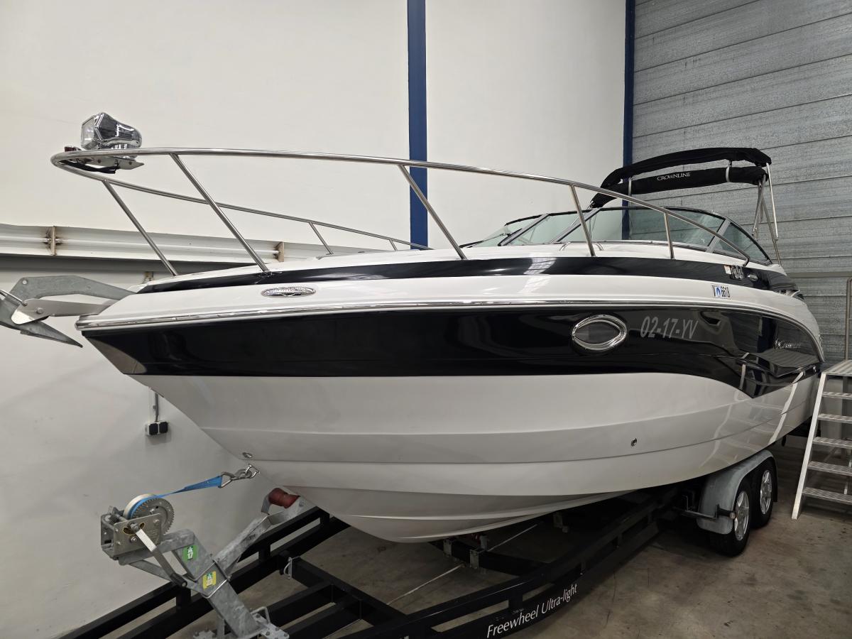 Crownline 264 CR Te koop bij Bomert watersport Giethoorn