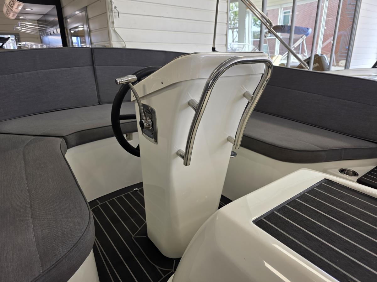 Antaris Fifty5 Te koop bij Bomert watersport Giethoorn