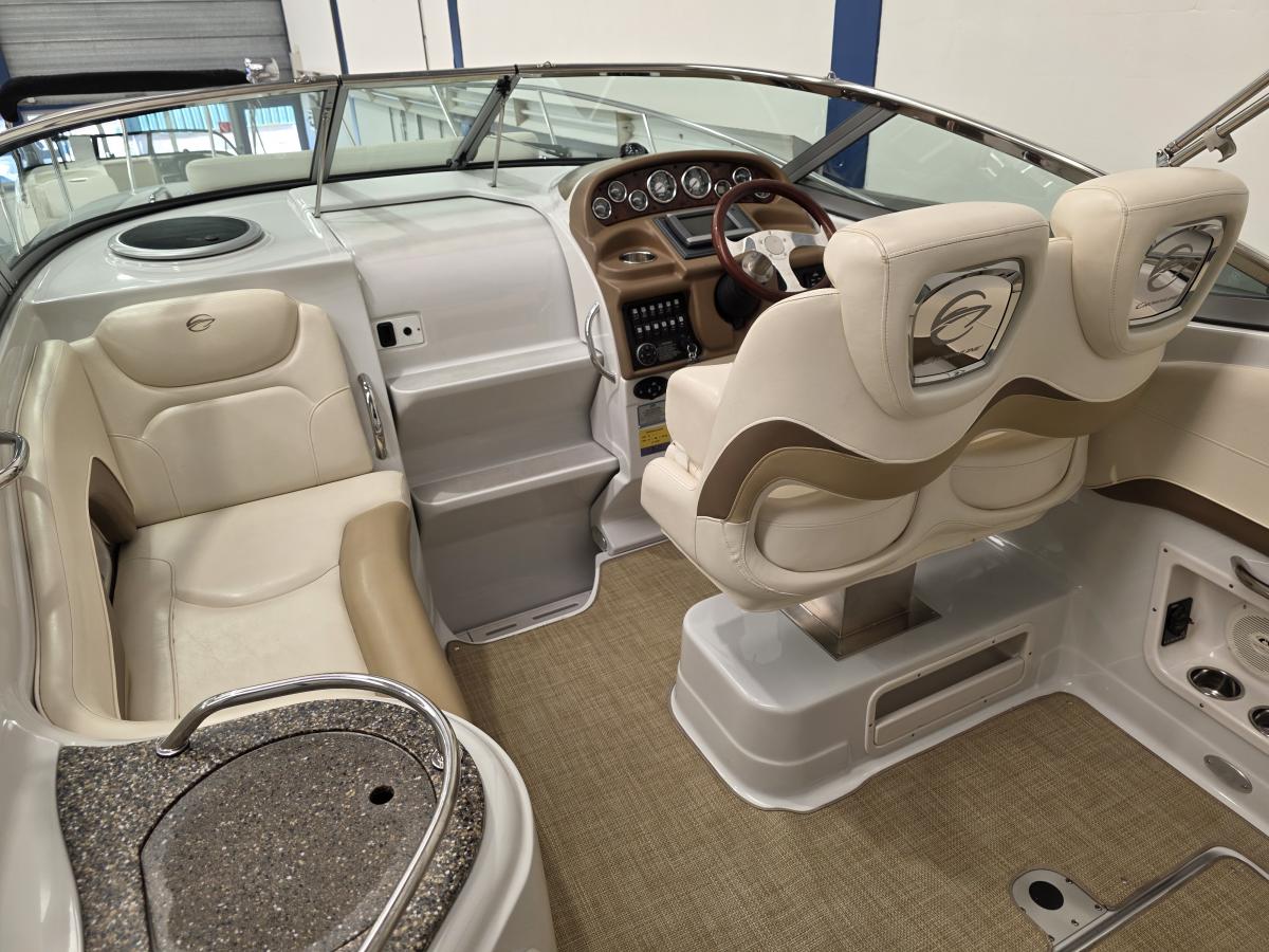 Crownline 264 CR Te koop bij Bomert watersport Giethoorn