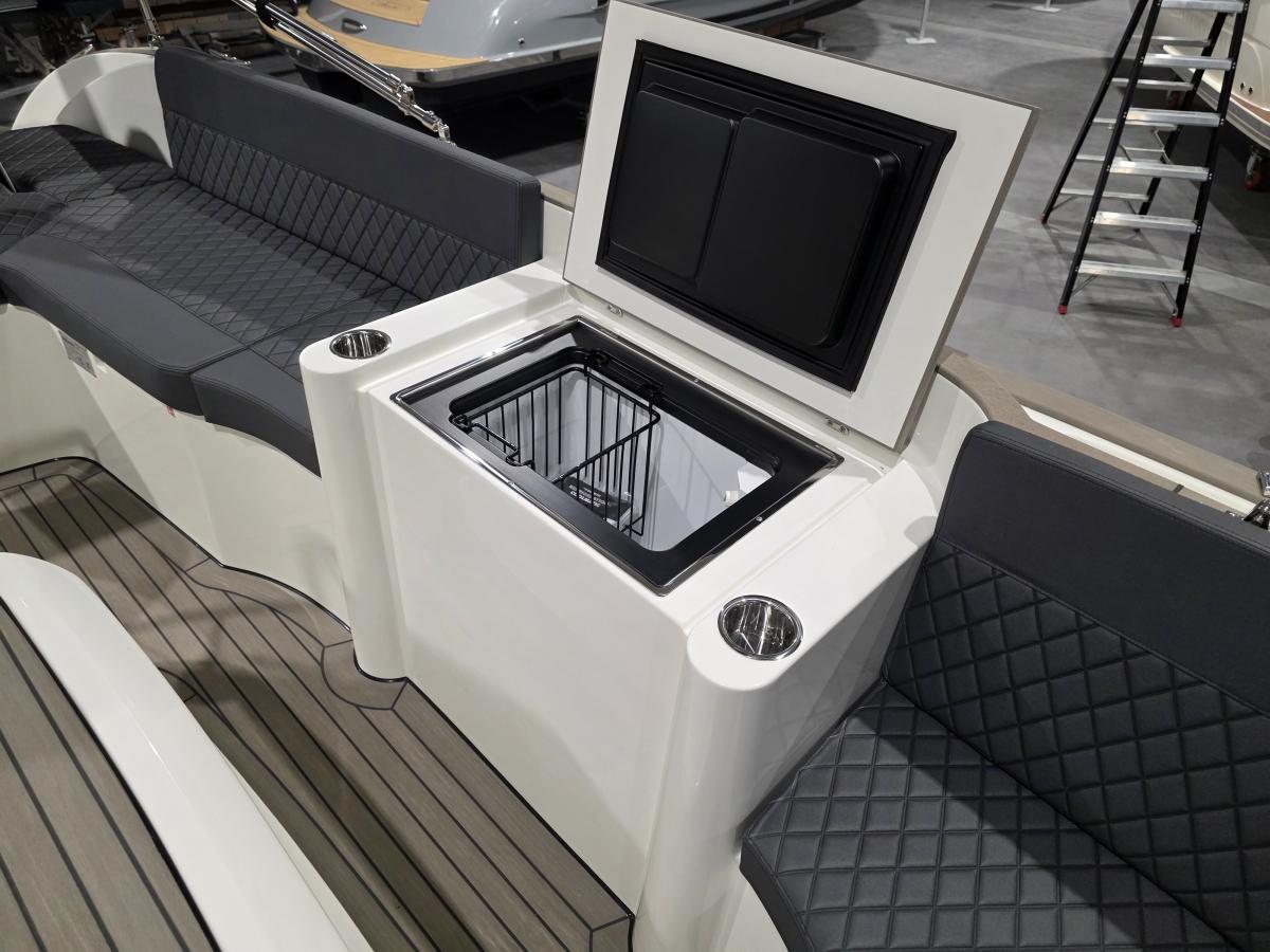 Antaris Sixty7 Te koop bij Bomert watersport Giethoorn