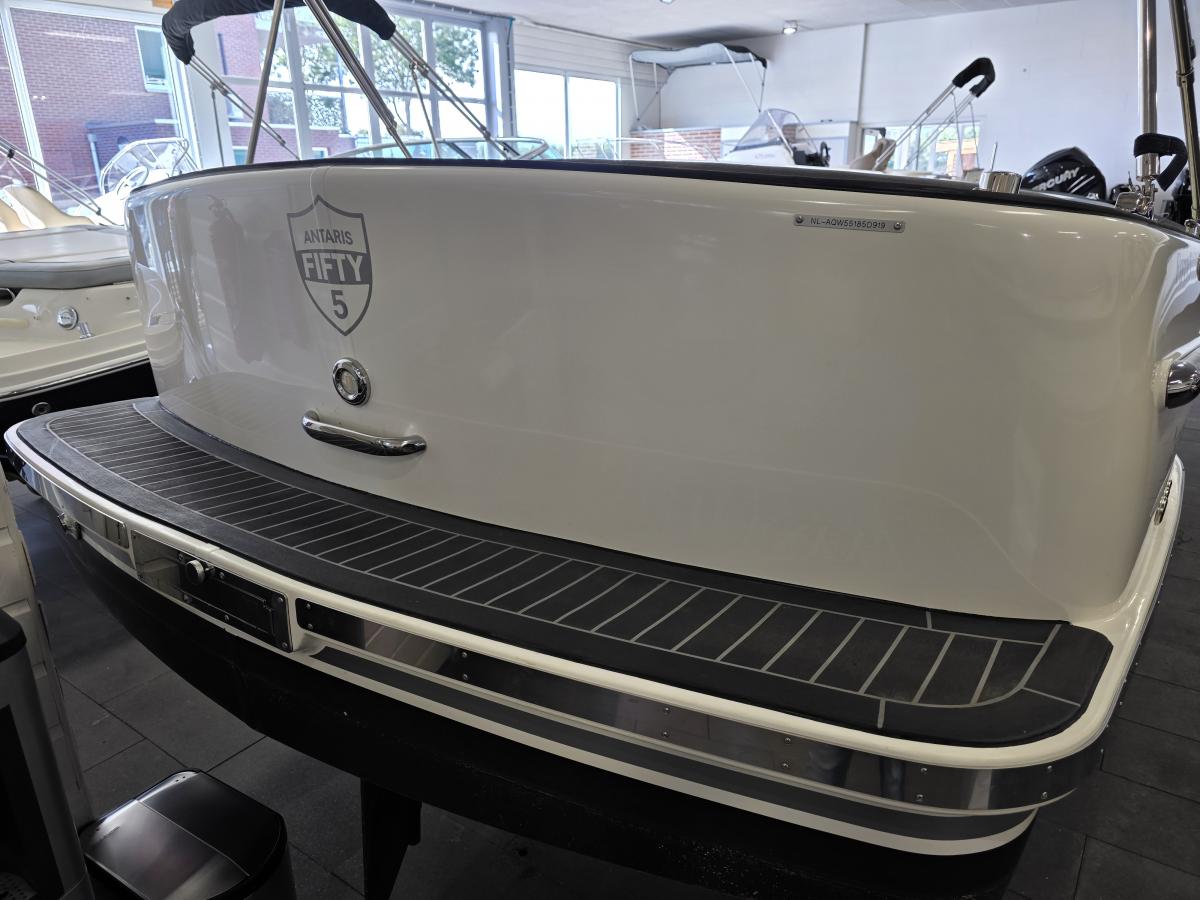 Antaris Fifty5 Te koop bij Bomert watersport Giethoorn