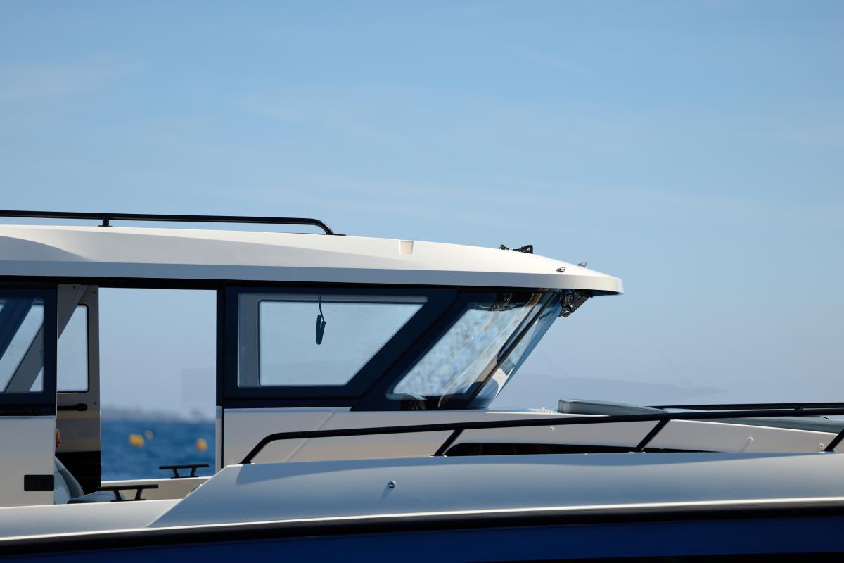 Navan C38 Te koop bij Bomert watersport Giethoorn