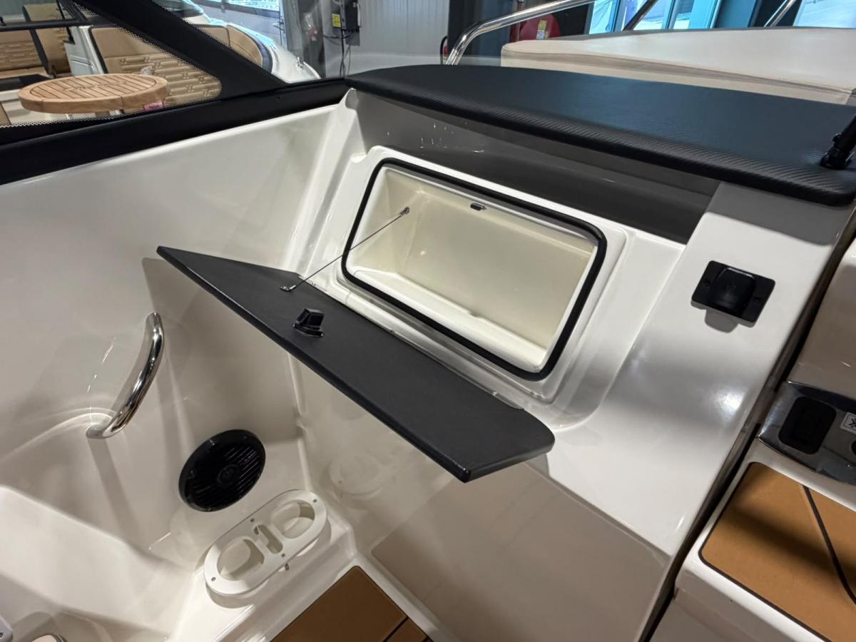 Bayliner C21 Te koop bij Bomert watersport Giethoorn