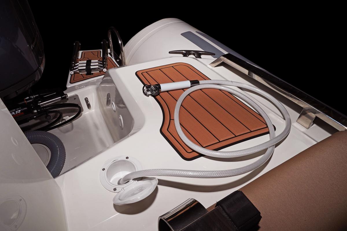 Brig Eagle 6.7 Te koop bij Bomert watersport Giethoorn