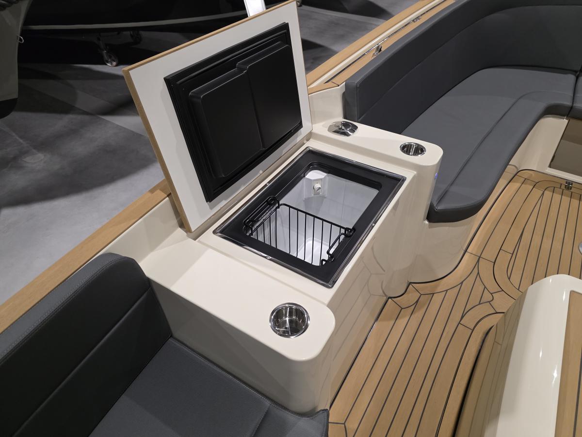 Antaris Seventy5 Te koop bij Bomert watersport Giethoorn