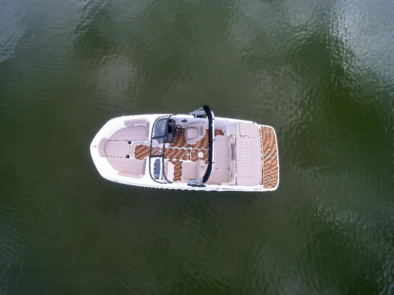 Bayliner VR5 en VR5 Outboard Te koop bij Bomert watersport Giethoorn