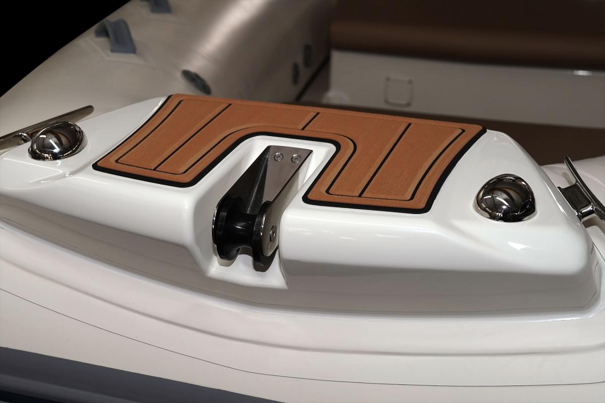 Brig Eagle 6.7 Te koop bij Bomert watersport Giethoorn