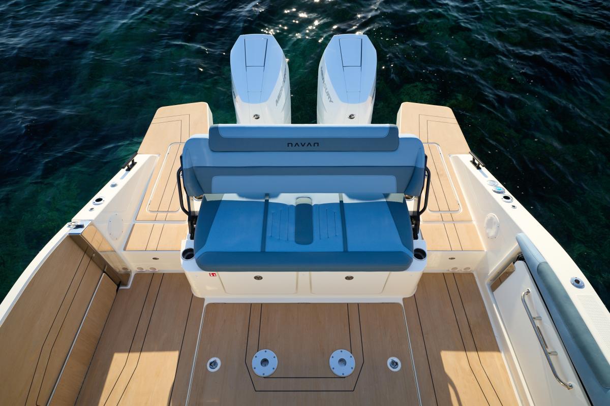 Navan C38 Te koop bij Bomert watersport Giethoorn