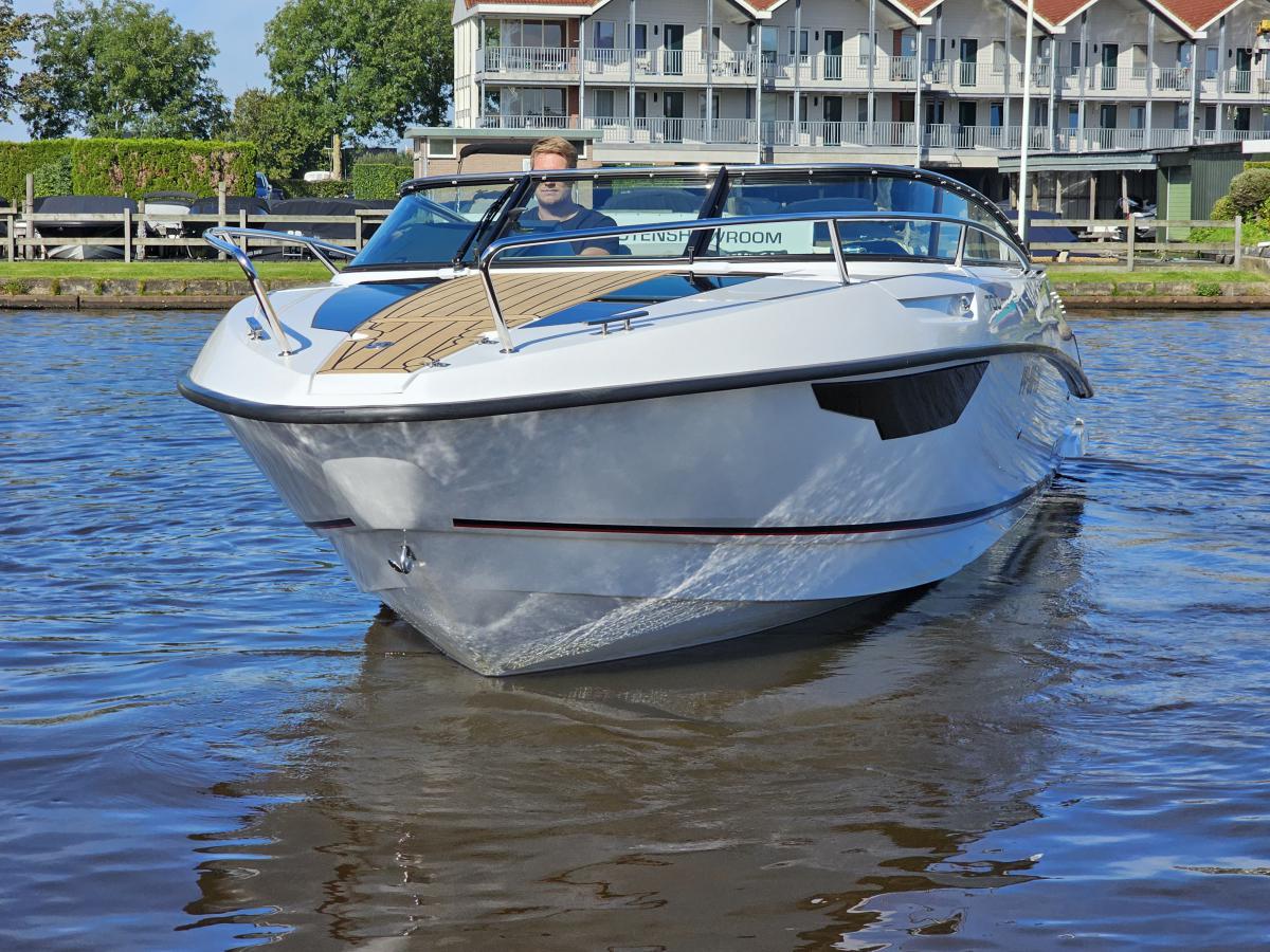 Flipper 700 DC Demo Te koop bij Bomert watersport Giethoorn