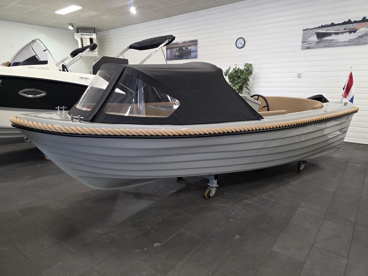 Te koop 4-Family  530 Consoleboten | Bomert Watersport