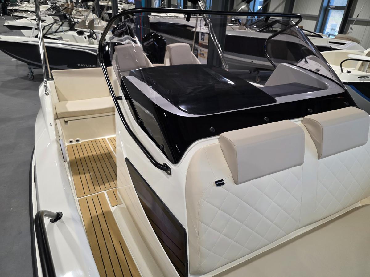 Quicksilver 705 Open Te koop bij Bomert watersport Giethoorn