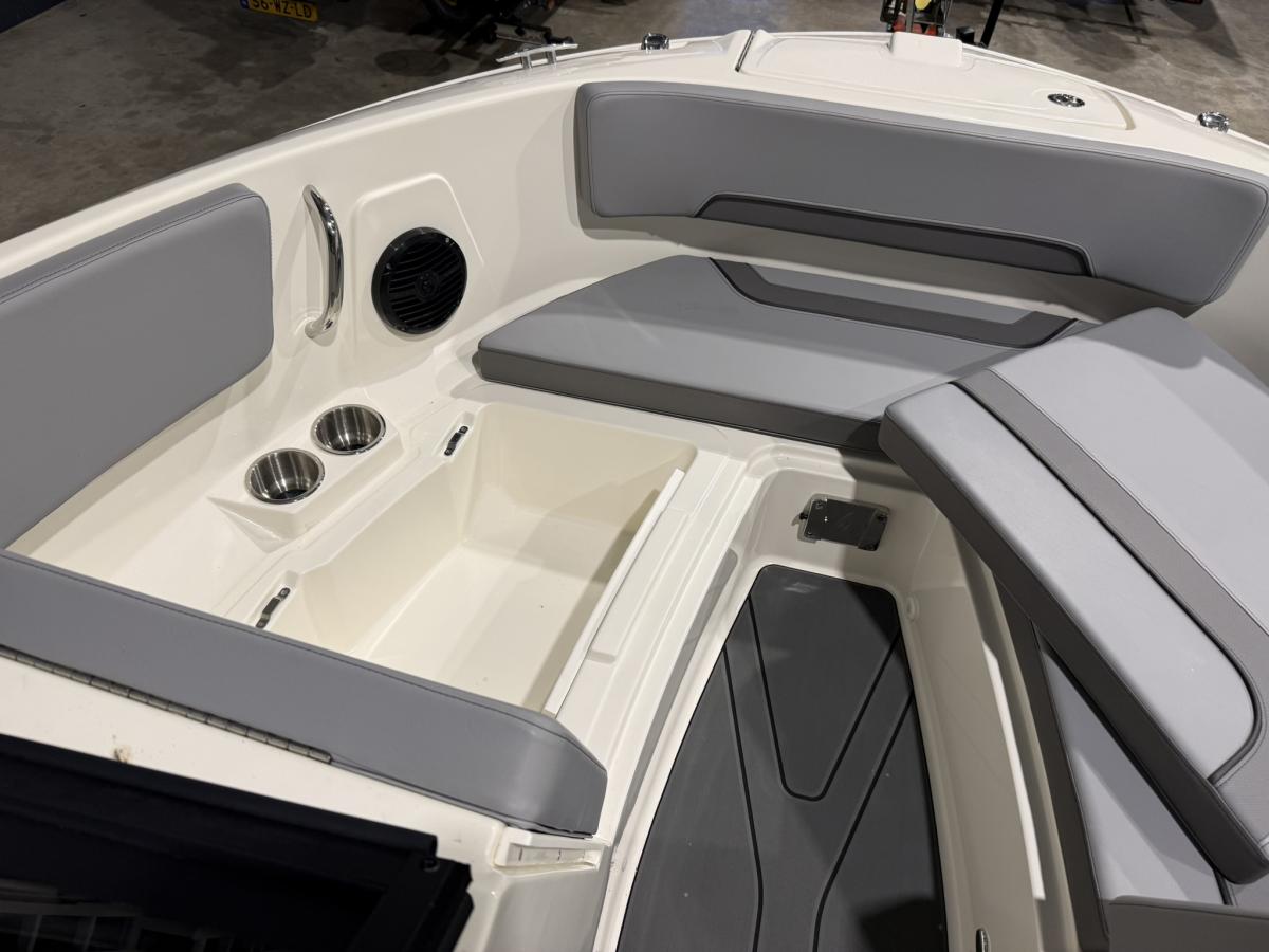 Bayliner V22i Te koop bij Bomert watersport Giethoorn