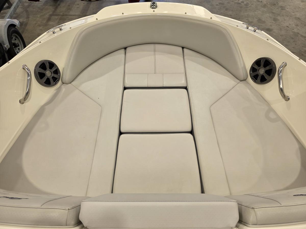 Sea Ray SPX 210 Te koop bij Bomert watersport Giethoorn