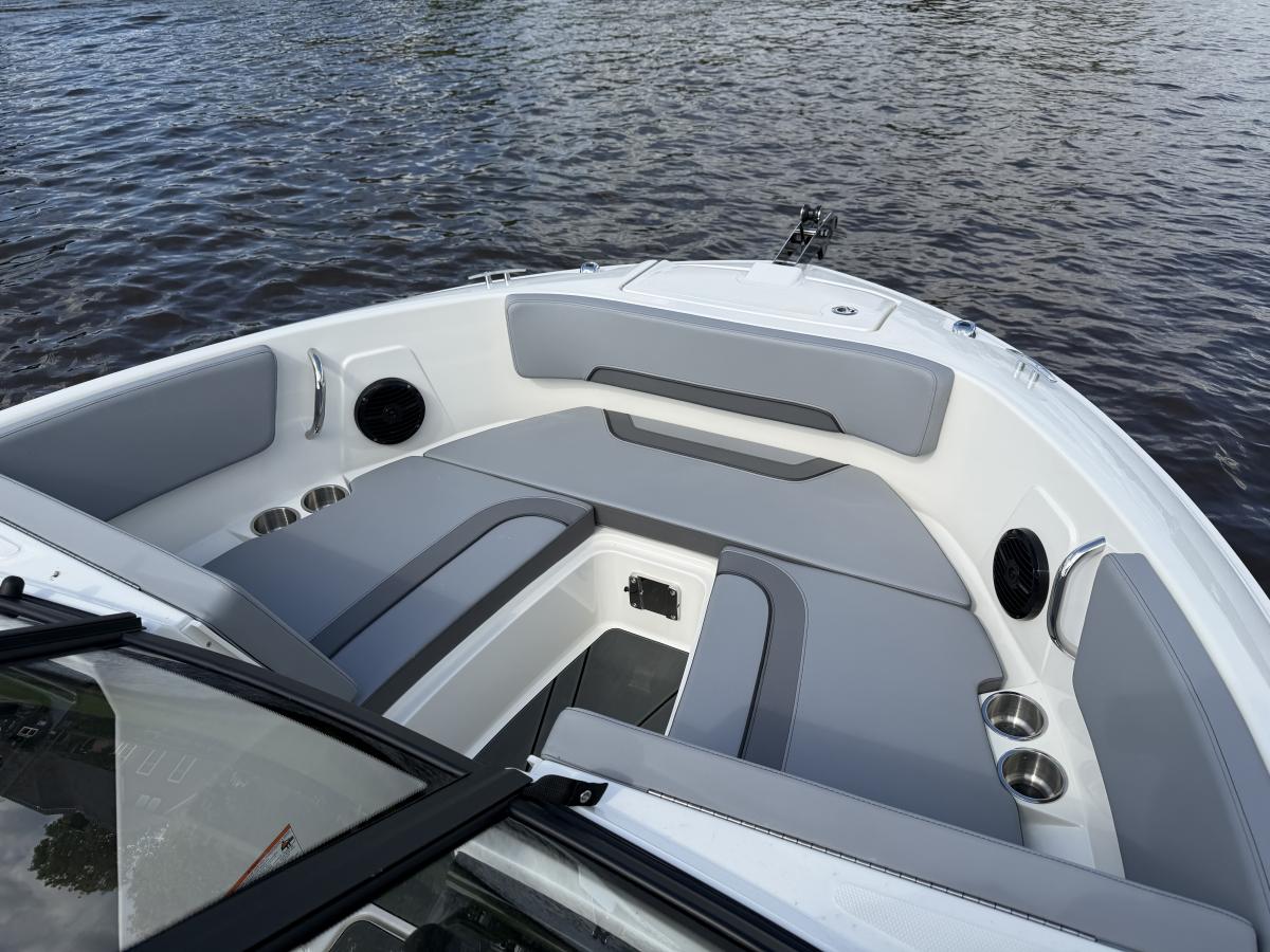 Bayliner V22i Te koop bij Bomert watersport Giethoorn