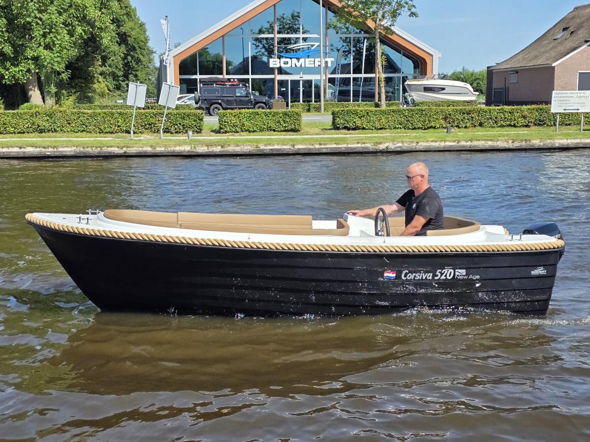 Te koop Corsiva  520 New Age Sloepen | Bomert Watersport