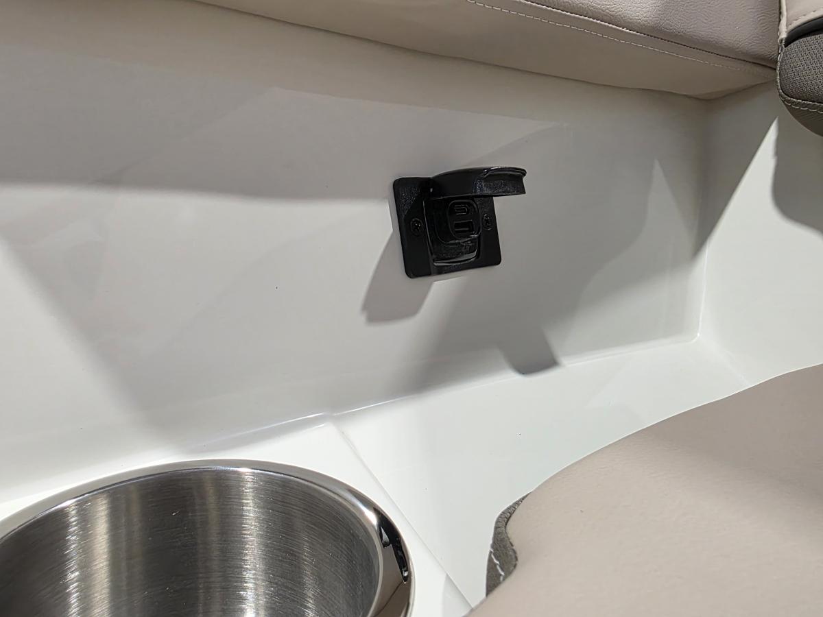 Bayliner V20 Outboard Te koop bij Bomert watersport Giethoorn