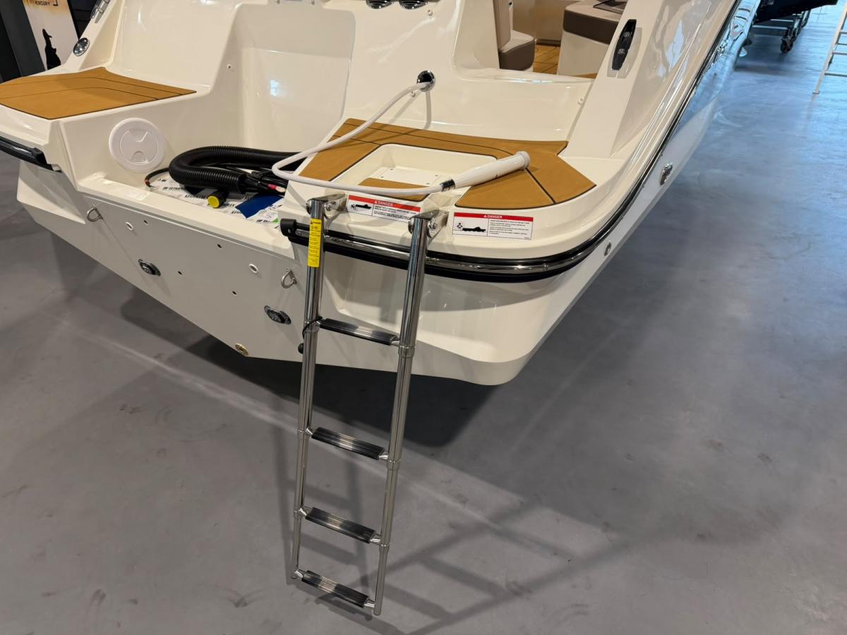 Bayliner C21 Te koop bij Bomert watersport Giethoorn