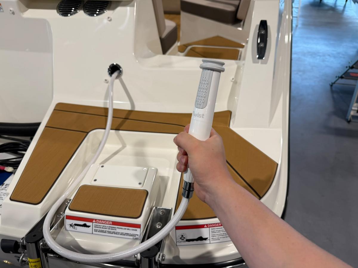 Bayliner C21 Te koop bij Bomert watersport Giethoorn