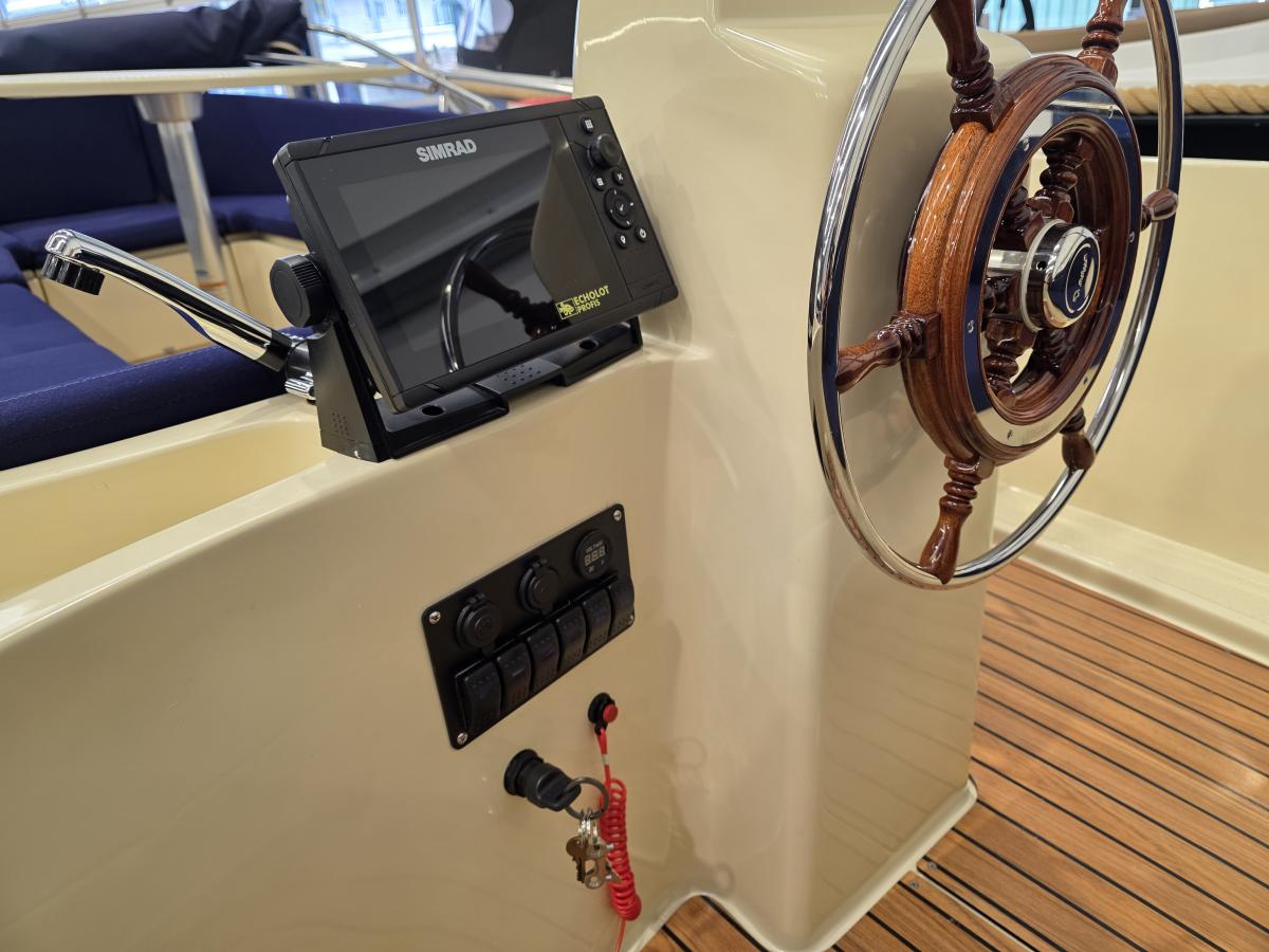 RioMar 470 Te koop bij Bomert watersport Giethoorn