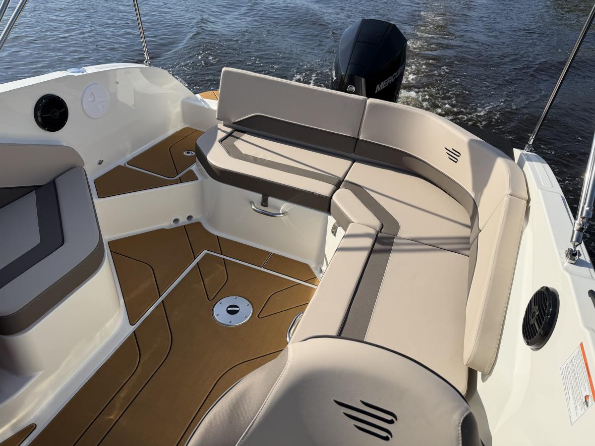 Bayliner V20 Outboard Te koop bij Bomert watersport Giethoorn