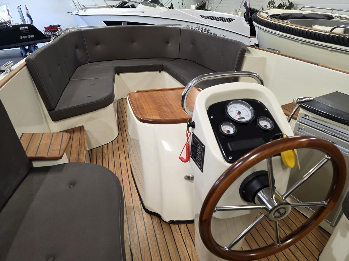 Antaris Connery 22 Te koop bij Bomert watersport Giethoorn