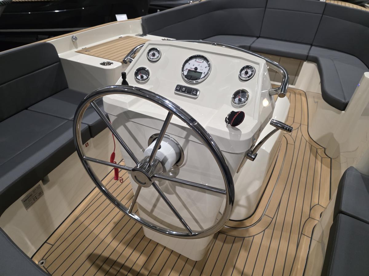 Antaris Seventy5 Te koop bij Bomert watersport Giethoorn