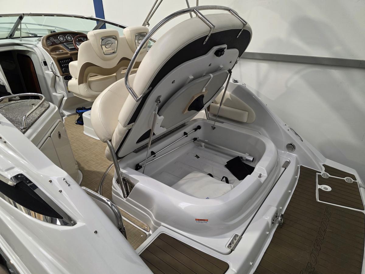 Crownline 264 CR Te koop bij Bomert watersport Giethoorn