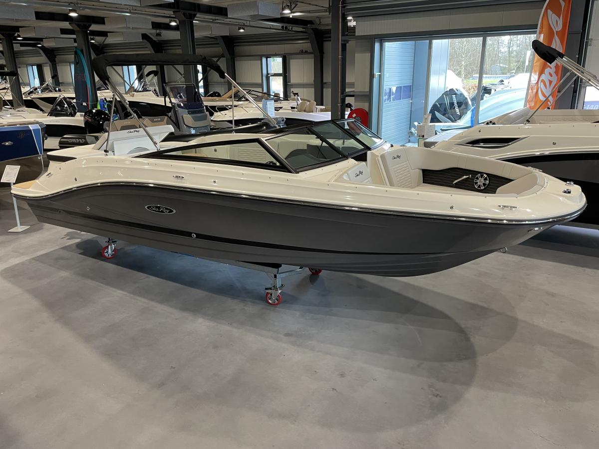 Te koop Sea Ray SPX 230 Sportboten | Bomert Watersport