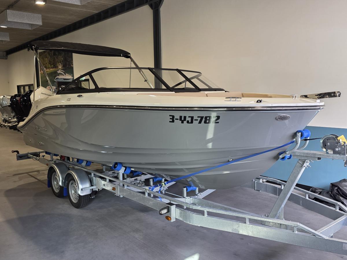 Bayliner V20 Outboard Te koop bij Bomert watersport Giethoorn