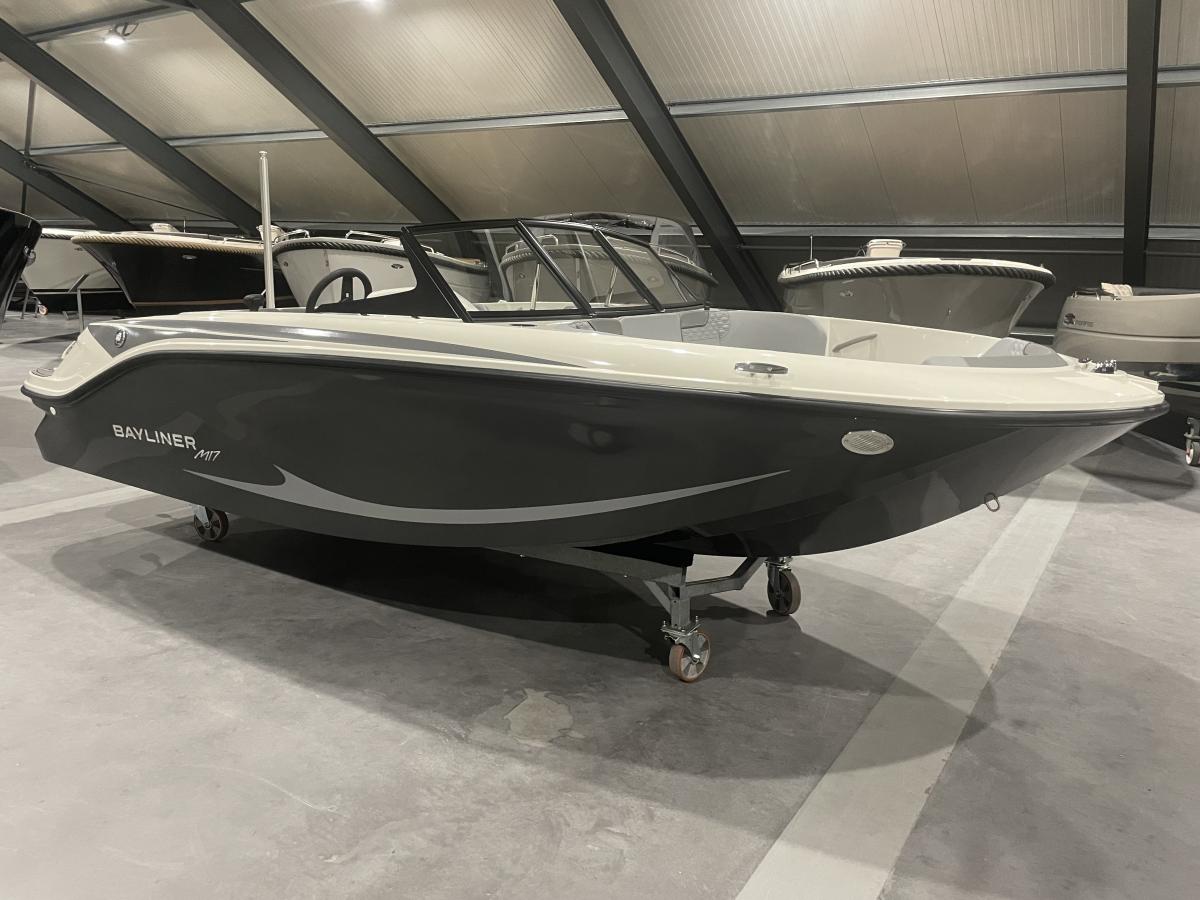 Te koop Bayliner M17 Consoleboten | Bomert Watersport