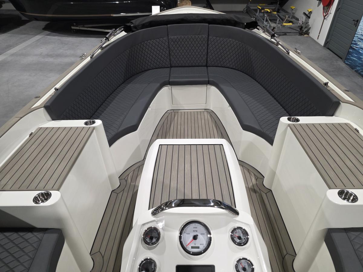 Antaris Sixty7 Te koop bij Bomert watersport Giethoorn