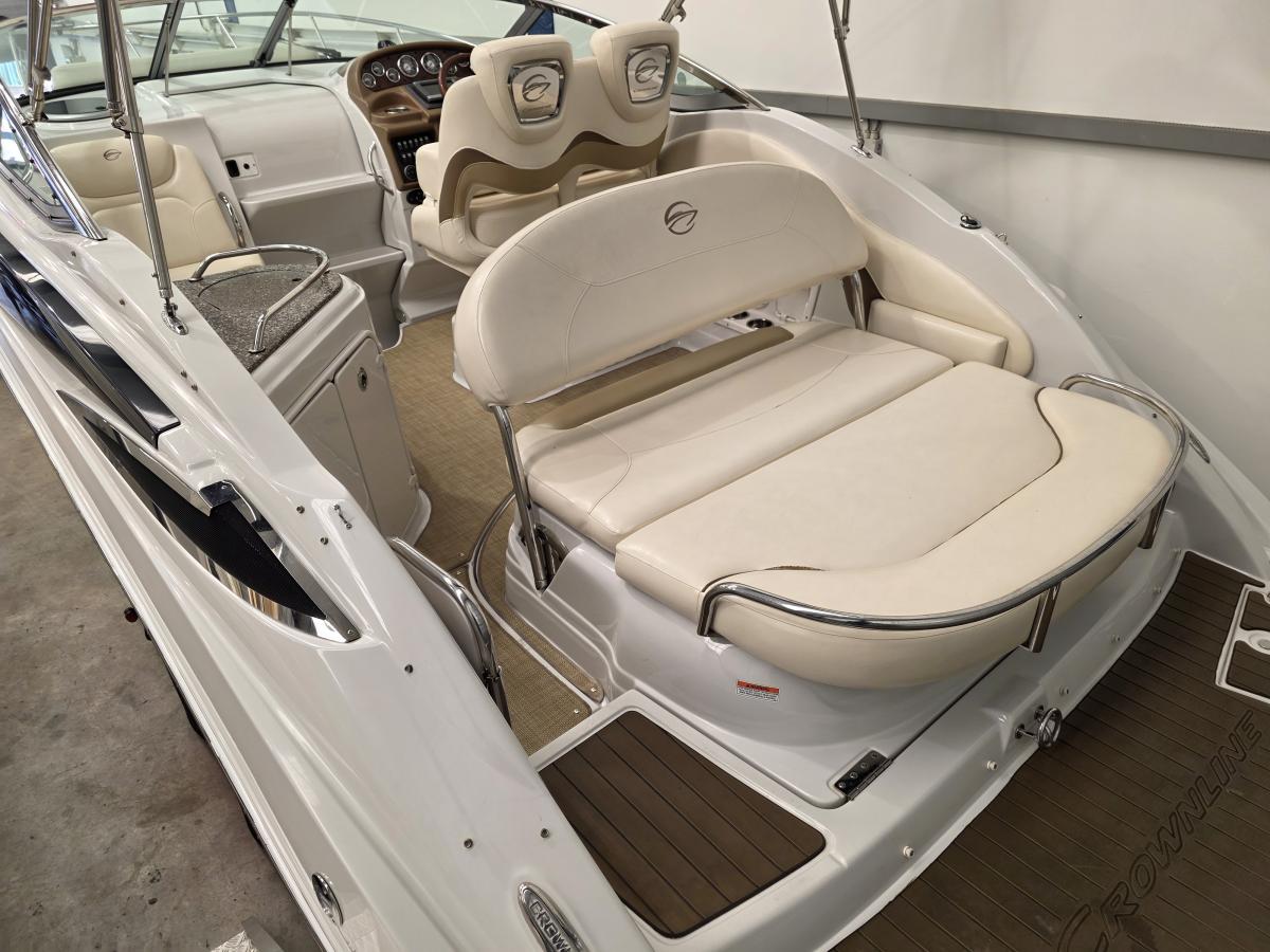 Crownline 264 CR Te koop bij Bomert watersport Giethoorn