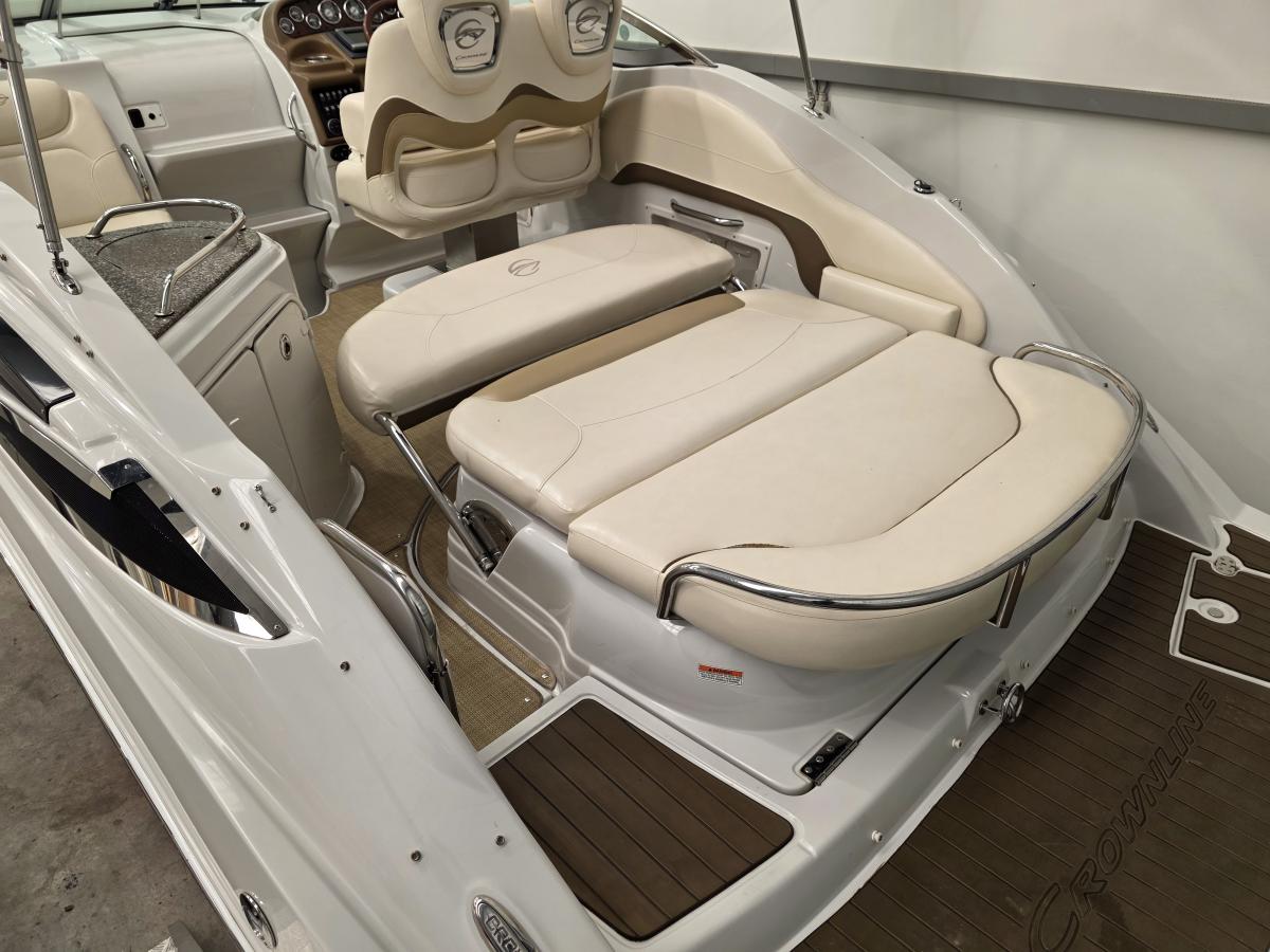 Crownline 264 CR Te koop bij Bomert watersport Giethoorn