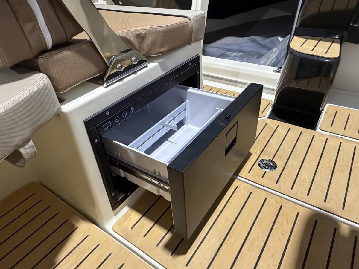 Quicksilver 755 Cruiser Te koop bij Bomert watersport Giethoorn