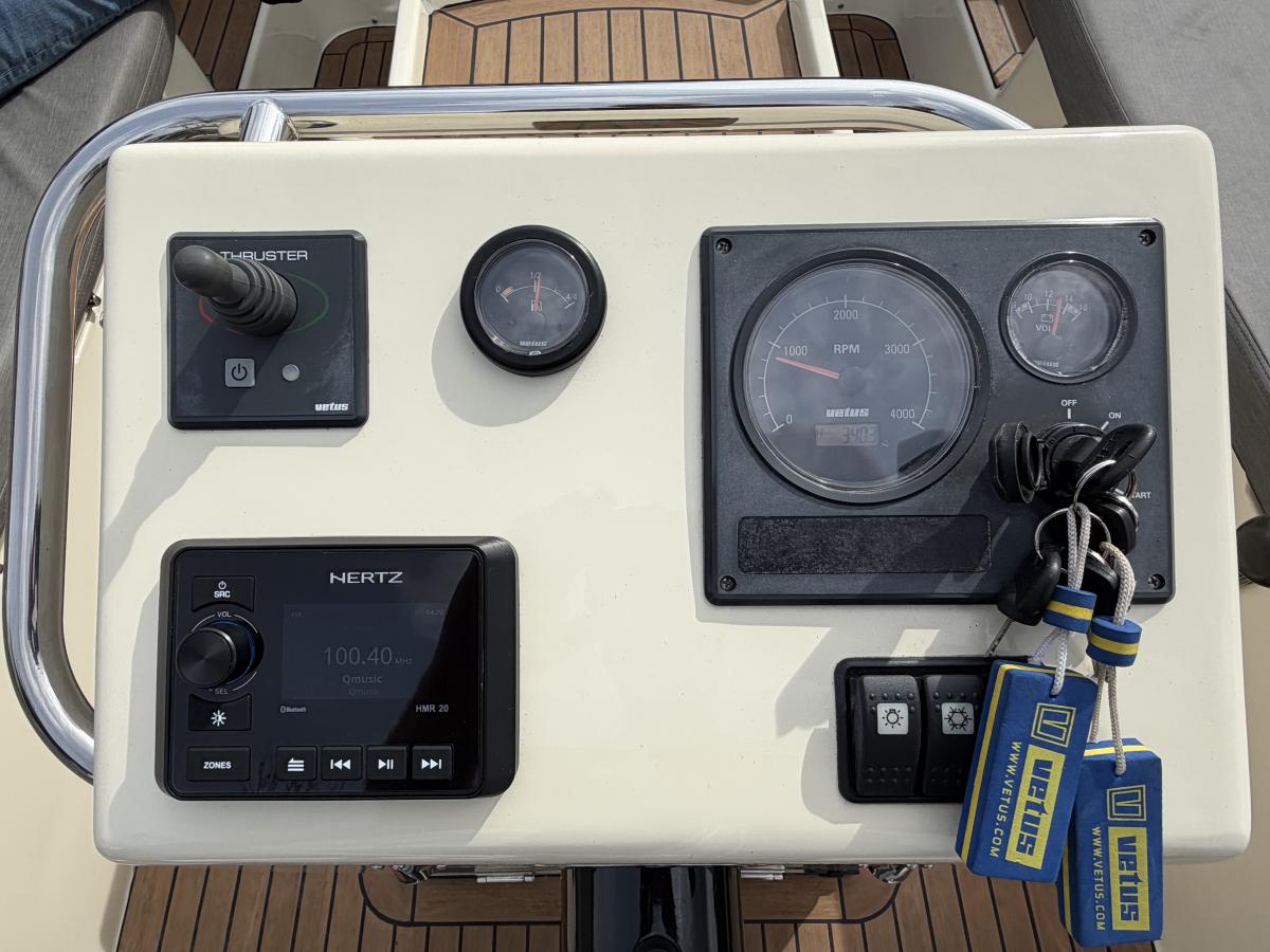 Sea Fury 800 Te koop bij Bomert watersport Giethoorn