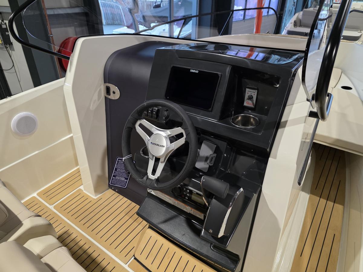 Quicksilver 705 Open Te koop bij Bomert watersport Giethoorn