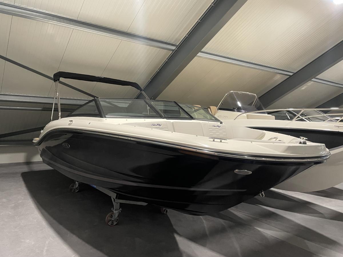Te koop Sea Ray SPX 190 Sportcruisers | Bomert Watersport