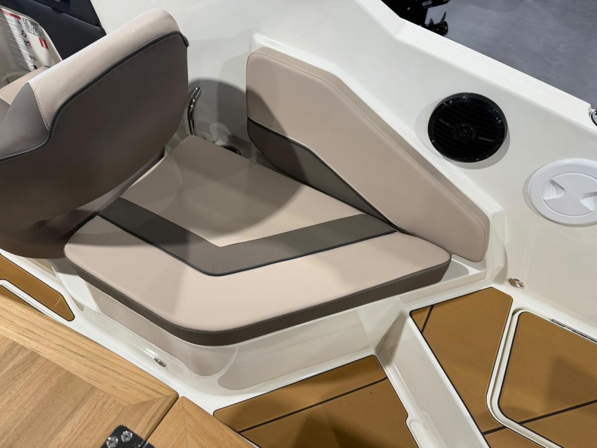 Bayliner C21 Te koop bij Bomert watersport Giethoorn
