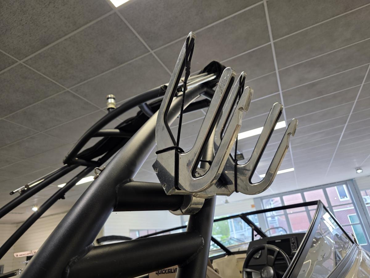 Quicksilver 605 Bowrider Te koop bij Bomert watersport Giethoorn